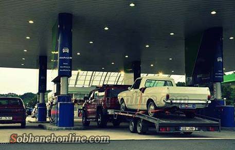 عکس/ حمل وانت پیکان با هامر!