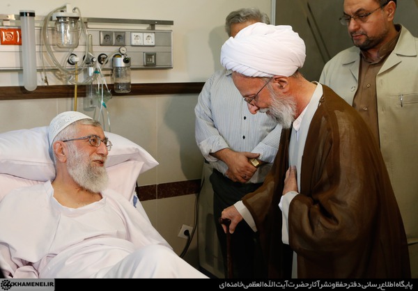 عکس/ عیادت آیت الله مصباح از رهبرانقلاب عکس/ عیادت آیت الله مصباح از رهبرانقلاب
