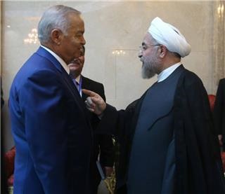 واکنش روحانی به رنگ کراوات رئیس‌جمهور ازبکستان +عکس