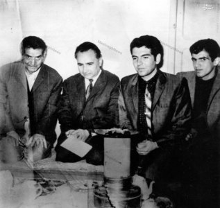 عکس/ استاد شهریار در کنار فرزندانش