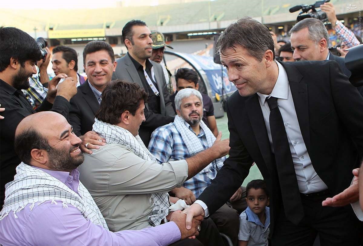 ادای احترام مربی‌خارجی فولاد به جانبازان/ عکس