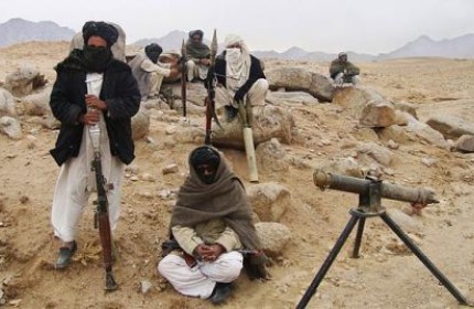 52 کشته و زخمی در حمله انتحاری به ساختمان پلیس ننگرهار 52 کشته و زخمی در حمله انتحاری به ساختمان پلیس ننگرهار