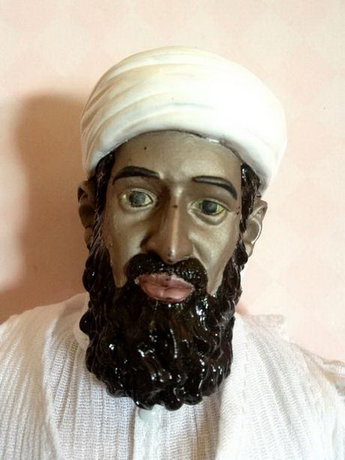 حراج عروسک بنلادن + تصاویر حراج عروسک بنلادن + تصاویر