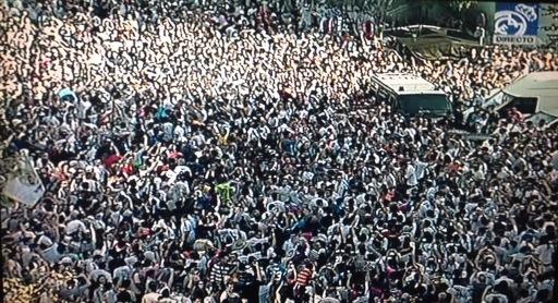 عکس/ استقبال وحشتناک از اتوبوس رئال