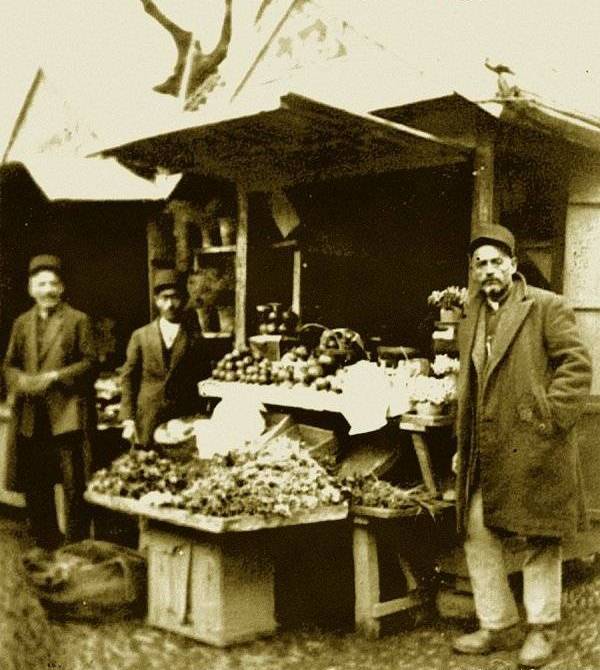 عکس/ اولین گل فروشی در رشت