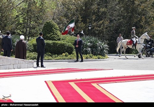 روحانی پاسخ محبت اردوغان را داد!/ استقبال با گارد اسب سواران! +تصاویر روحانی پاسخ محبت اردوغان را داد!/ استقبال با گارد اسب سواران! +تصاویر