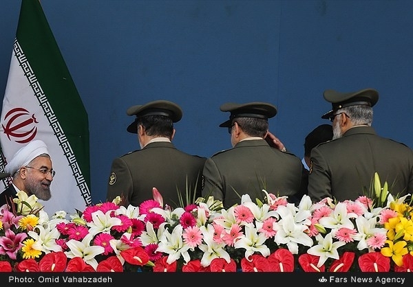عکس/ احترام نظامی به روحانی