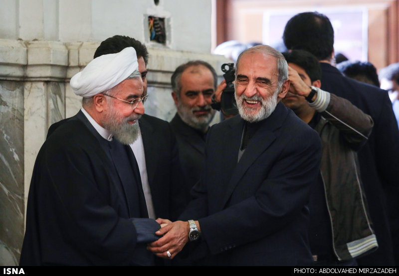 عکس/ خوش و بش روحانی با حسین شریعتمداری عکس/ خوش و بش روحانی با حسین شریعتمداری