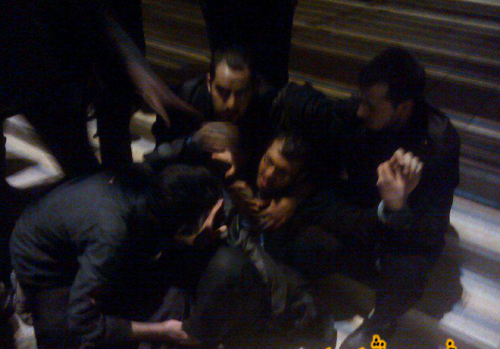 پای دانشجوی معترض به موسوی لاری شکست +عکس