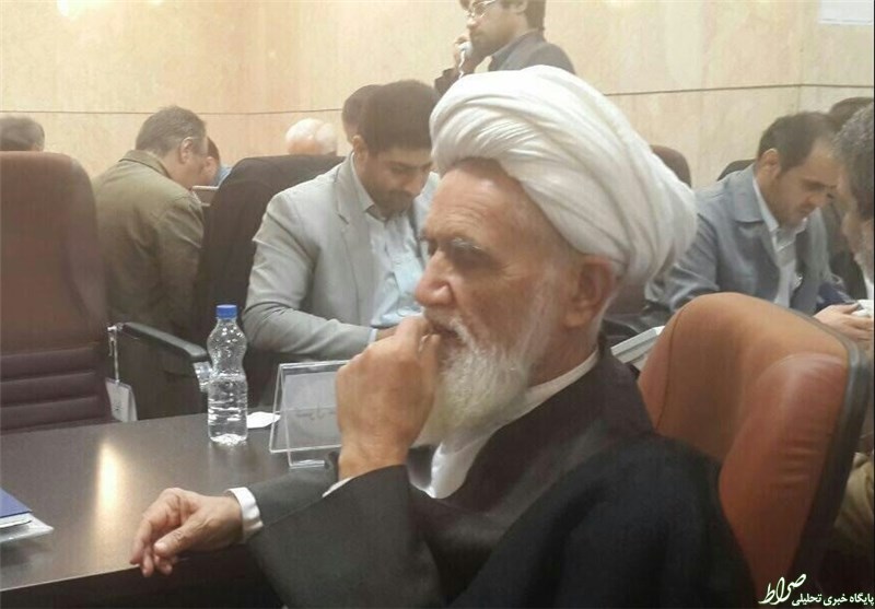 عکس/ آیتالله حائری در ستاد انتخابات عکس/ آیتالله حائری در ستاد انتخابات