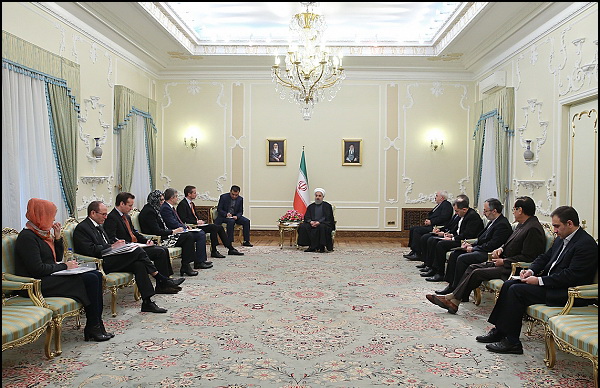 عکس/ عکاسی خانم دیپلمات از روحانی