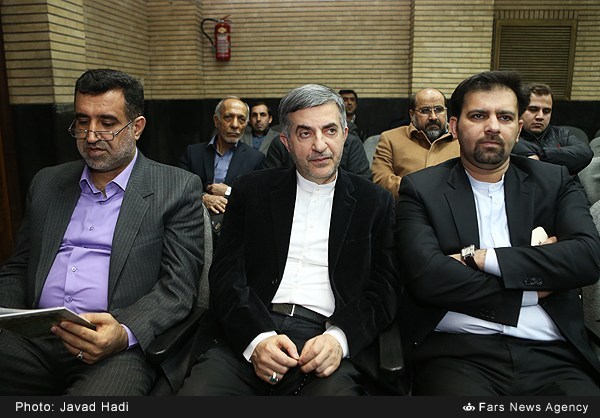 عکس/ مشایی در مراسم ختم پدرقشقاوی عکس/ مشایی در مراسم ختم پدرقشقاوی