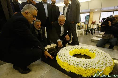 بروجردی بر سر مزار شهید قنطار حاضر شد