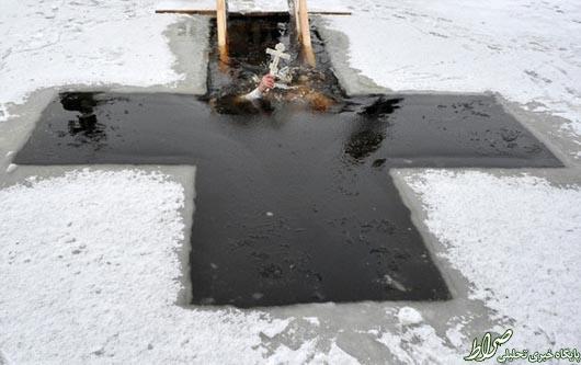 عکس/ شنا در مراسم «تجلی مسیح (ع)»