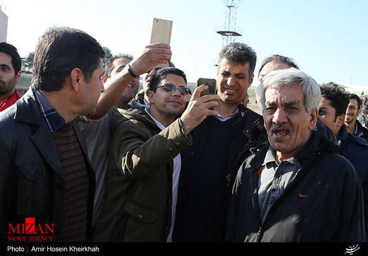 عکس/ ژست فردوسی‌پور برای هوادارانش