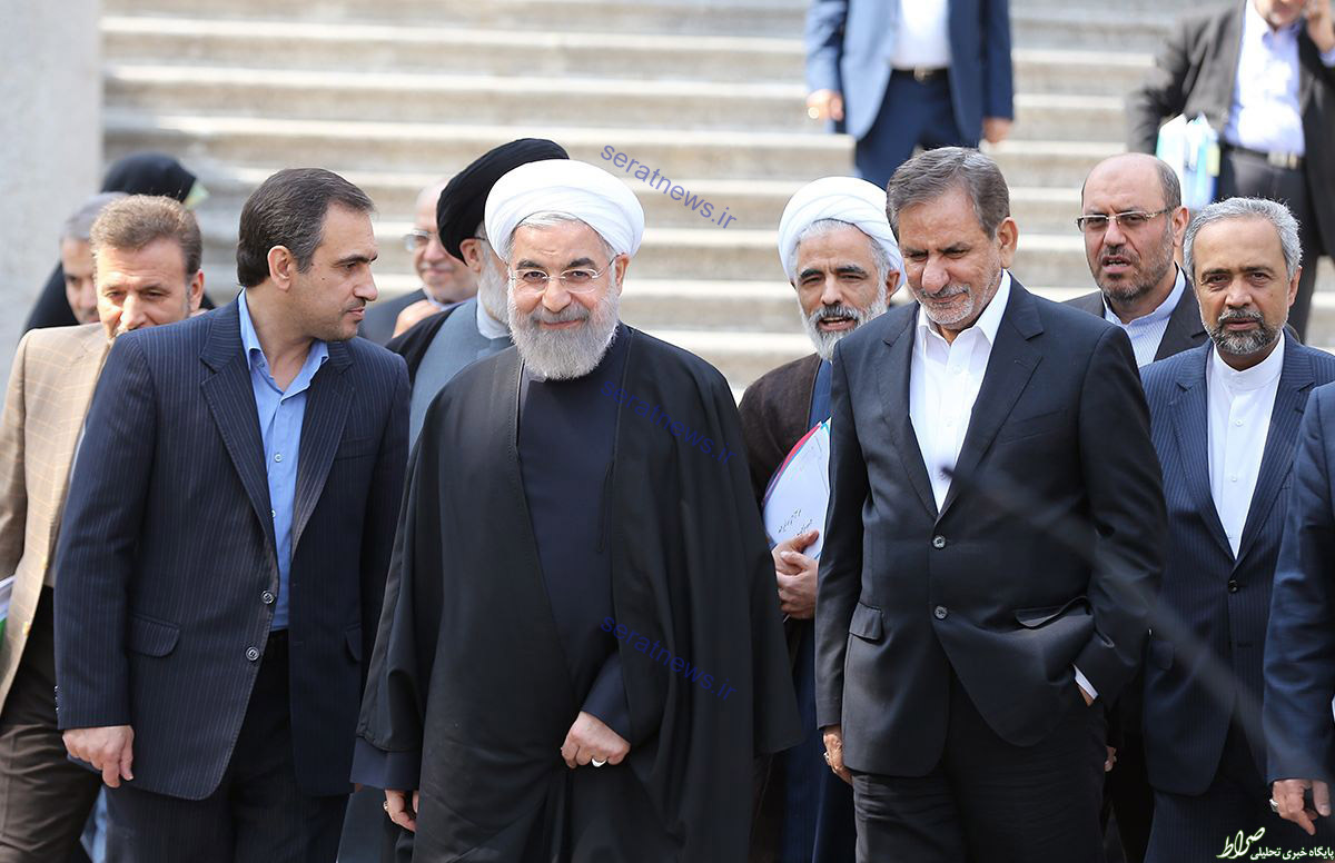 رکورد منحصربفرد یکی از مسئولان دفتر رئیس جمهور + تصاویر رکورد منحصربفرد یکی از مسئولان دفتر رئیس جمهور + تصاویر