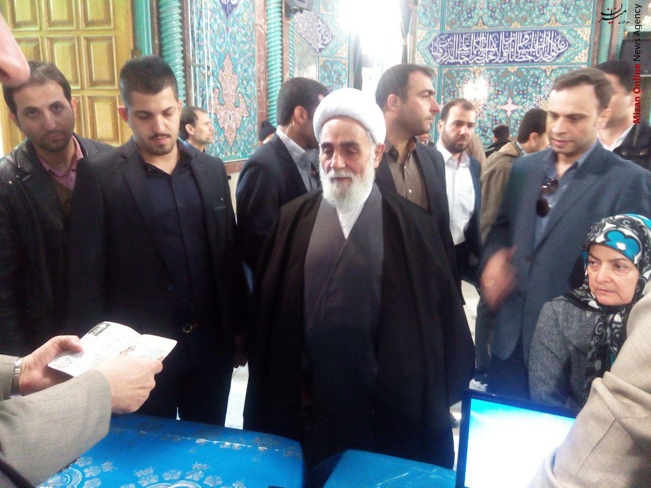 عکس/ حضور ناطق نوری پای صندوق عکس/ حضور ناطق نوری پای صندوق