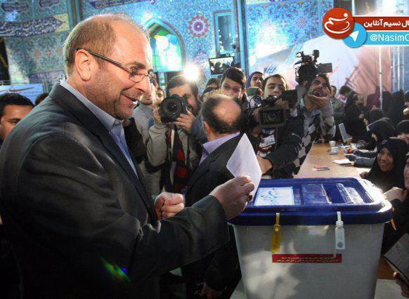 عکس/ شرکت قالی باف در انتخابات