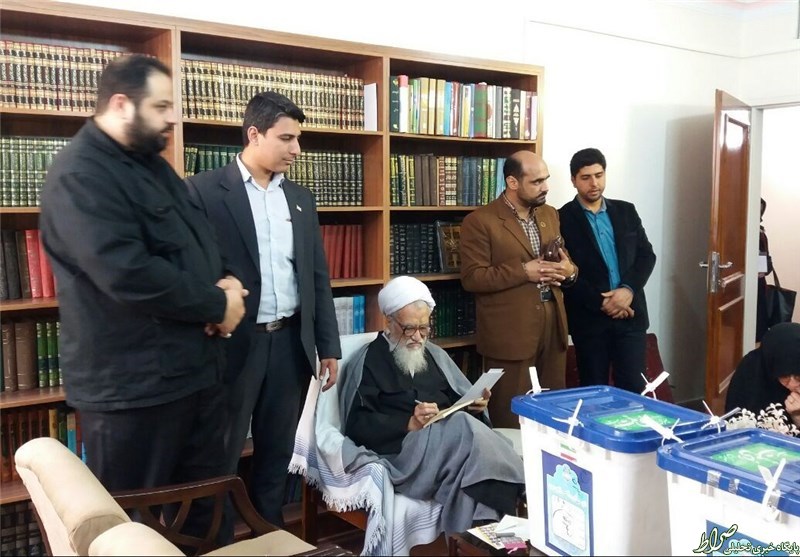 آیتالله موحدی کرمانی رای داد +عکس آیتالله موحدی کرمانی رای داد +عکس