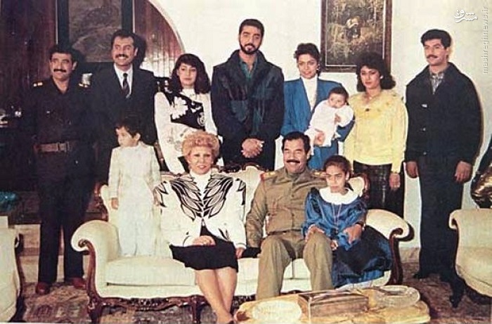 عکس/ صدام در جمع خانودهاش عکس/ صدام در جمع خانودهاش