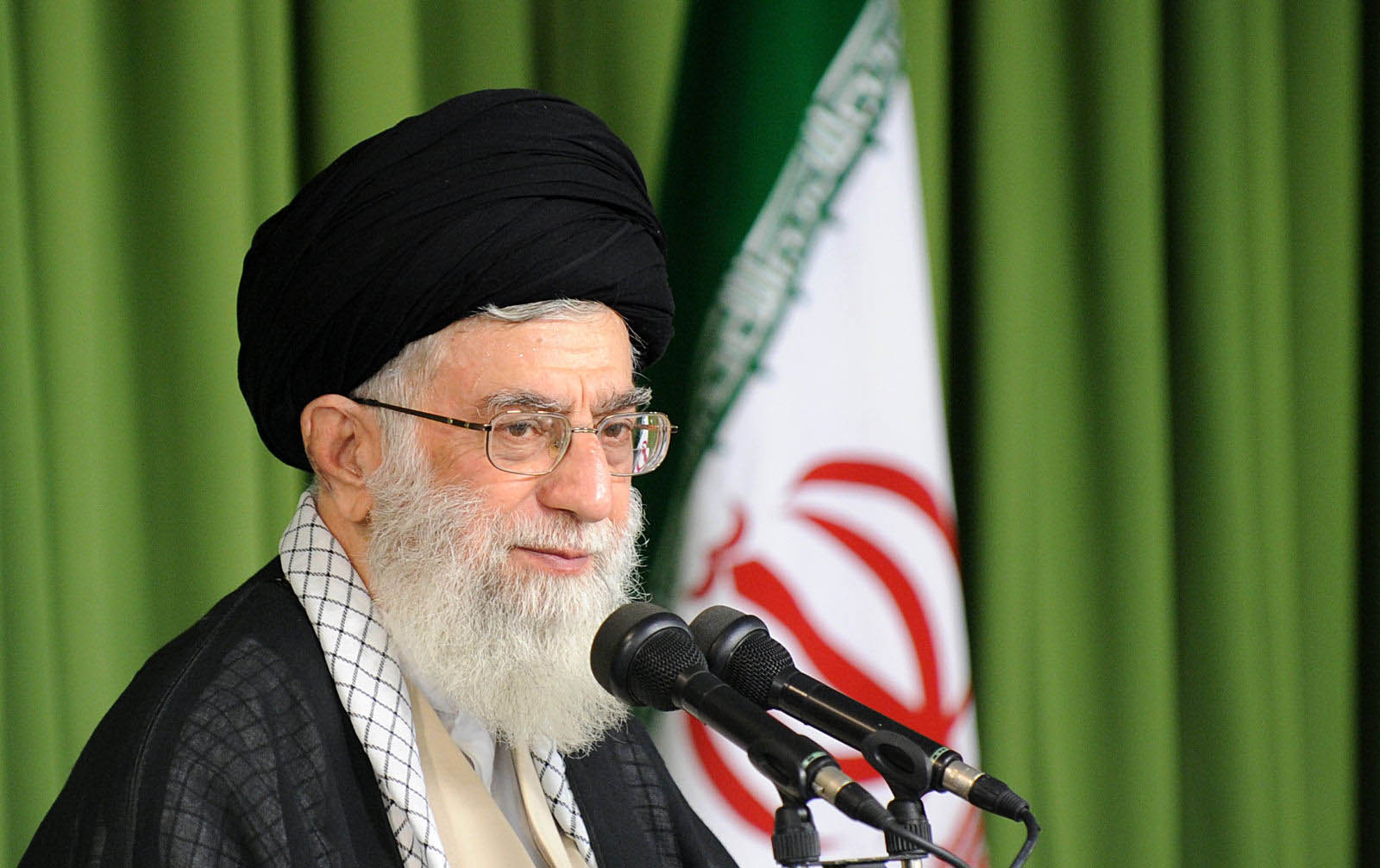 دیناروند: علت استفاده از داروهای خارجی کیفیت پایین داروهای داخلی نیست/ اقبال مردم به خودروخارجی هم بیشتر از خودرو داخلی است! دیناروند: علت استفاده از داروهای خارجی کیفیت پایین داروهای داخلی نیست/ اقبال مردم به خودروخارجی هم بیشتر از خودرو داخلی است!