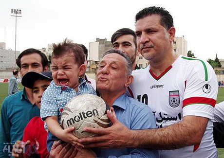 عکس/ژست کودک مشهدی درعکس بادایی عکس/ژست کودک مشهدی درعکس بادایی