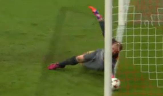 عکس/ لحظه نجات بارسا مقابل بایرن