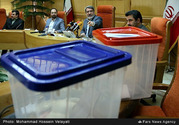 عکس/ صندوق انتخابات مجلس و خبرگان عکس/ صندوق انتخابات مجلس و خبرگان