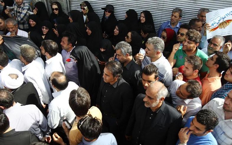 عکس/ مهدوی‌کیا در تشییع پیکرشهدای‌غواص