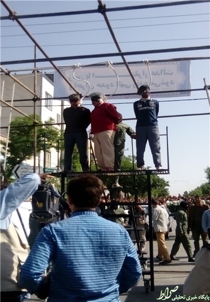 اعدام قاتلان مشهدی در ملاعام +عکس