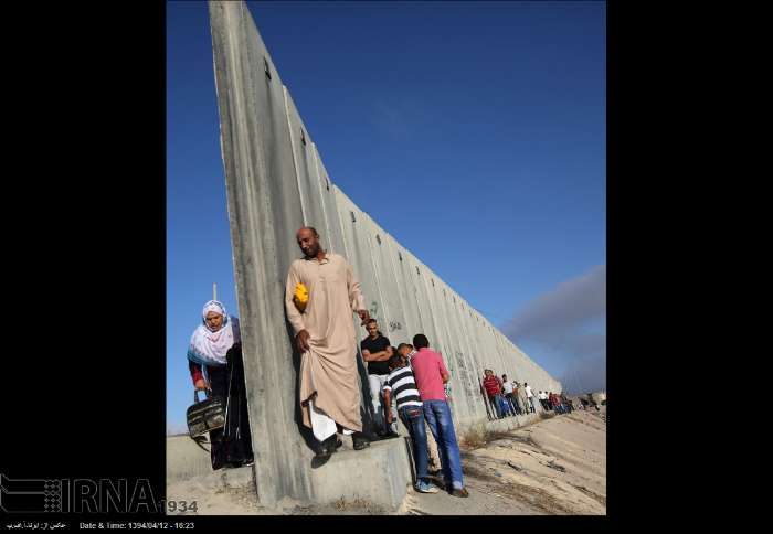 عکس/ راه فلسطینیها برای رفتن به مسجدالاقصی عکس/ راه فلسطینیها برای رفتن به مسجدالاقصی