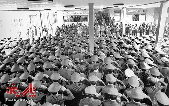 عکس/ سنگ قبر عکاس بیعت همافران با امام