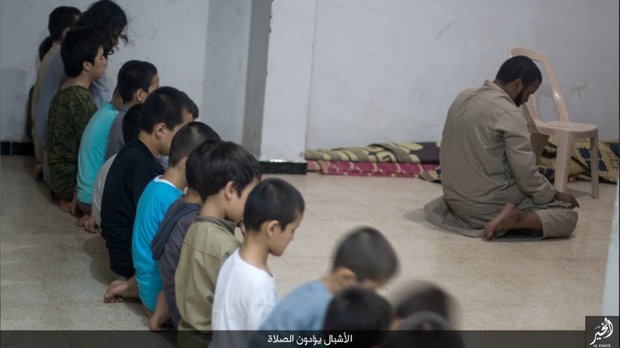 تصاویر متفاوت داعش از پادگان آموزشی کودکان