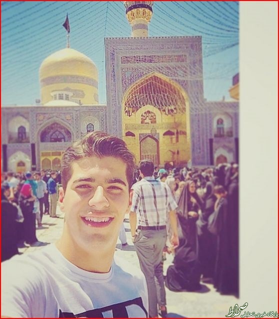عکس/ هافبک روستوف در حرم رضوی عکس/ هافبک روستوف در حرم رضوی