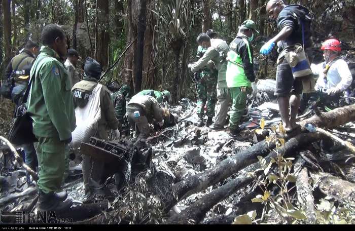 عکس/ لاشه هواپیمای اندونزیایی عکس/ لاشه هواپیمای اندونزیایی