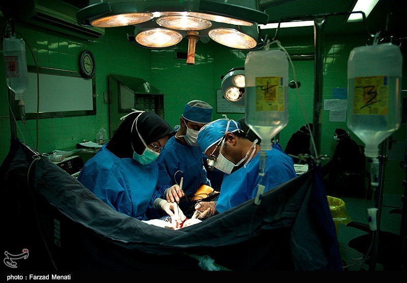 عکس/ رکورد دار بیشترین عمل جراحی قلب
