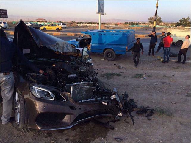 عکس/ نیسان مرسدس بنز را نابود کرد! عکس/ نیسان مرسدس بنز را نابود کرد!