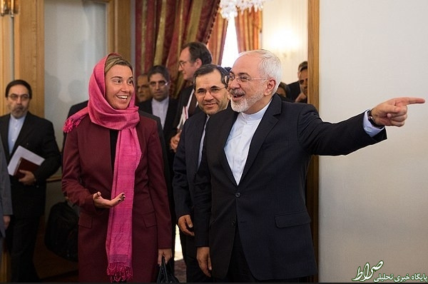 عکس/ حجاب موگرینی هنگام ورود به ایران عکس/ حجاب موگرینی هنگام ورود به ایران