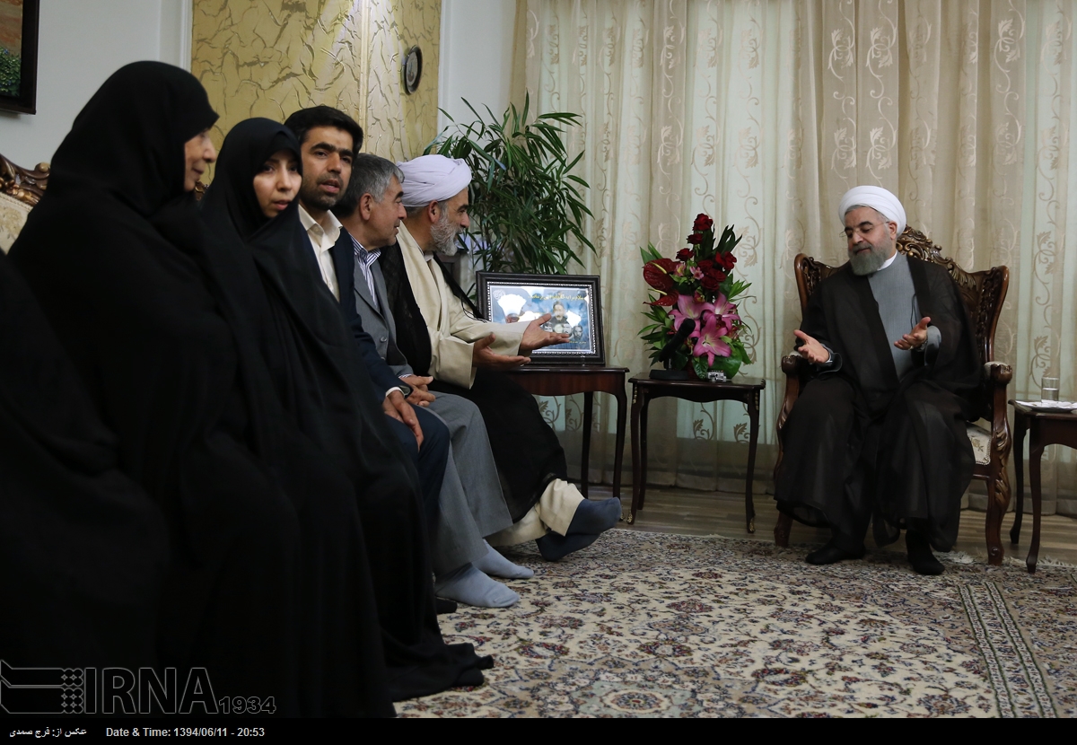 عکس/  دیدار روحانی با خانواده پنج شهید
