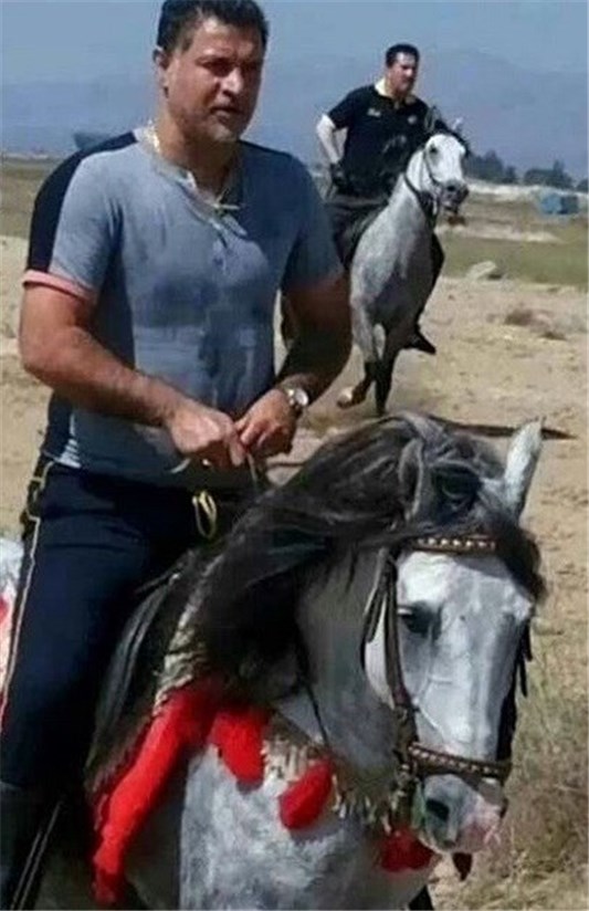 عکس/  علی دایی در حال اسب سواری