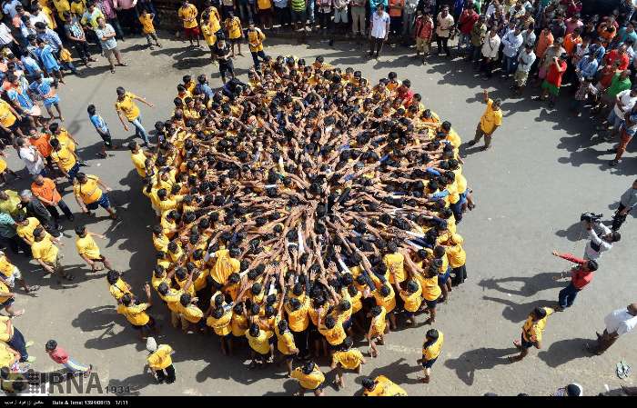 عکس/ هرم انسانی هندی‌ها