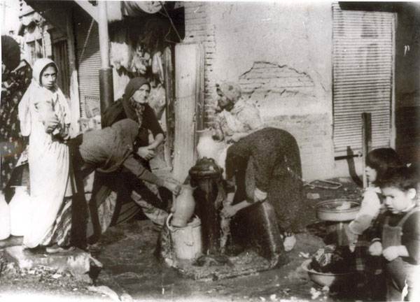 عکس/ آب رسانی در تهران قدیم عکس/ آب رسانی در تهران قدیم