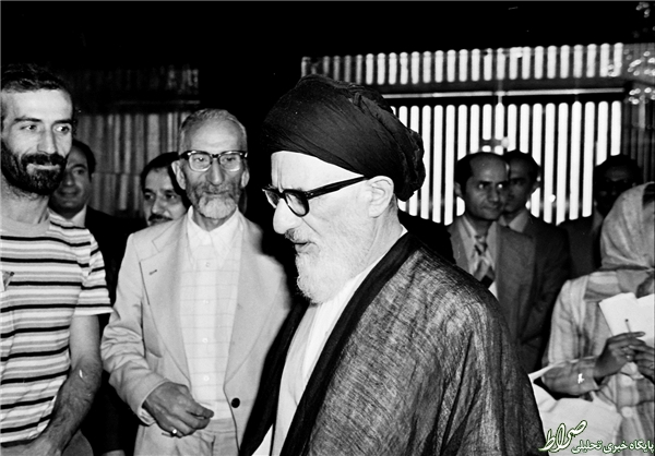تصاویرمنشرنشده ازتشییع آیتالله طالقانی تصاویرمنشرنشده ازتشییع آیتالله طالقانی