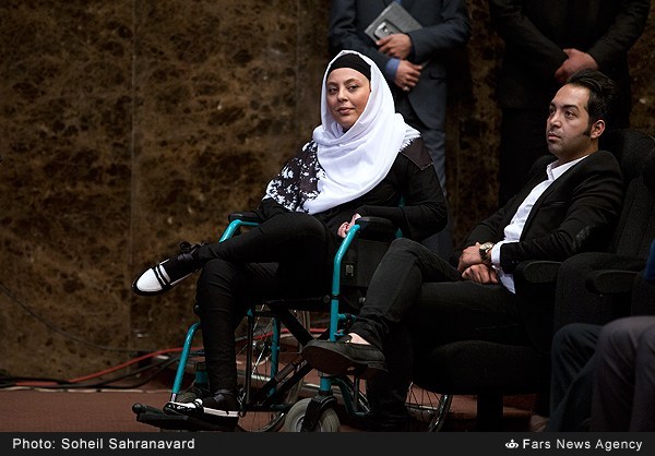 عکس/ زوج عاشق درمراسم تقدیراز ماهعسل عکس/ زوج عاشق درمراسم تقدیراز ماهعسل