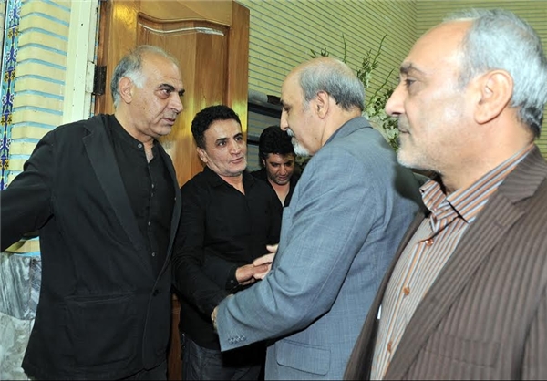 عکس/ وزیر ورزش در مراسم ختم مادر بنا عکس/ وزیر ورزش در مراسم ختم مادر بنا