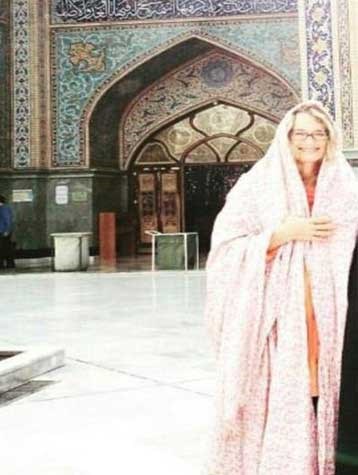 عکس/حجاب مدیرآمریکایی درامامزاده صالح عکس/حجاب مدیرآمریکایی درامامزاده صالح