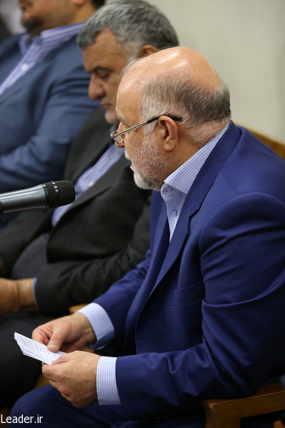 عکس/ دستنوشته زنگنه در دیدار با رهبری