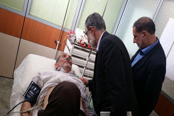 زارعی به اورژانس مجلس منتقل شد +عکس زارعی به اورژانس مجلس منتقل شد +عکس