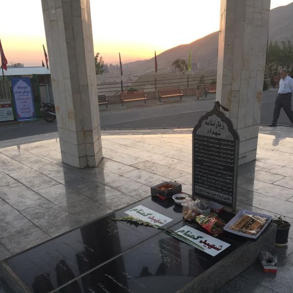 عکس/ پست رحمتی برای دو شهید گمنام