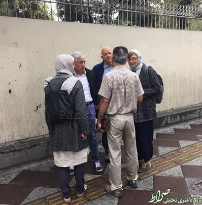 عکس/ پیاده‌روی جک استراو در تهران